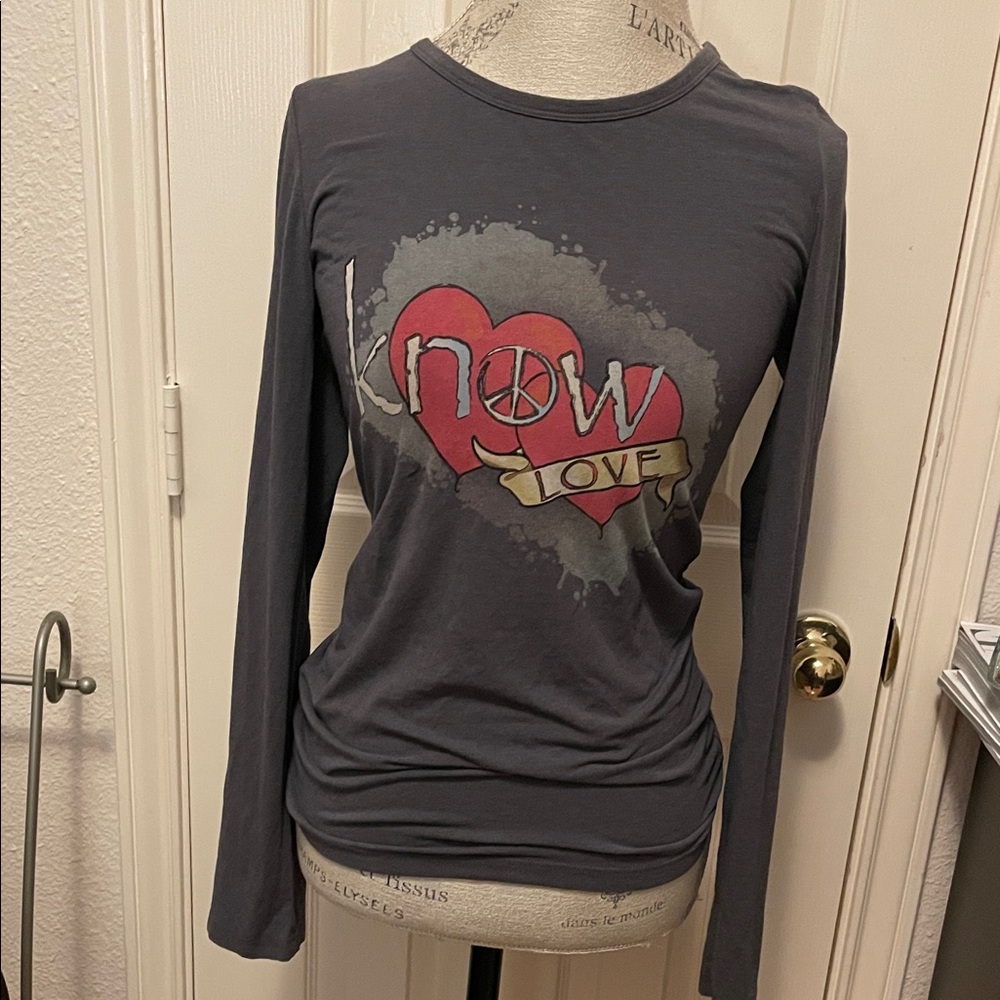 Women's Long Sleeve Top with Heart Graphic. 
Vintage / Boho style.